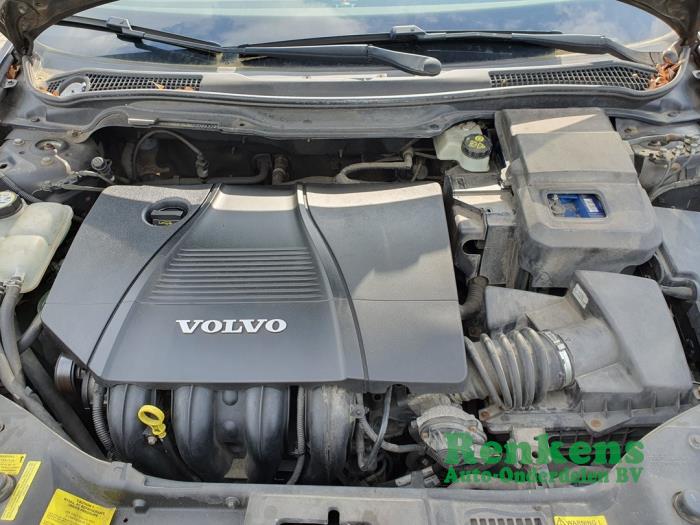 Volvo S40 1.8 16V Samochód złomowany (2006, Czarny)