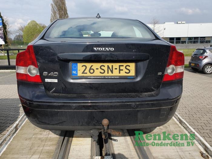 Volvo S40 1.8 16V Samochód złomowany (2006, Czarny)