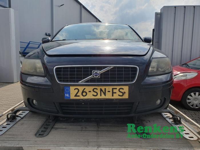Volvo S40 1.8 16V Samochód złomowany (2006, Czarny)