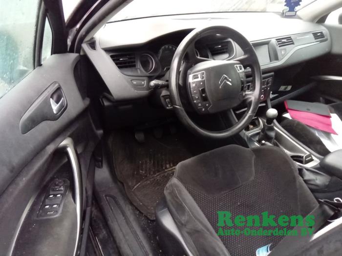 Citroen C5 III Berline 1.6 HDiF 16V Sloopvoertuig (2010, Zwart)