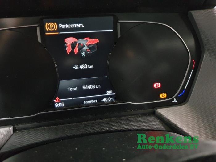 BMW 1 serie 116d 1.5 12V TwinPower Skrotfordon (2020, ZWART)