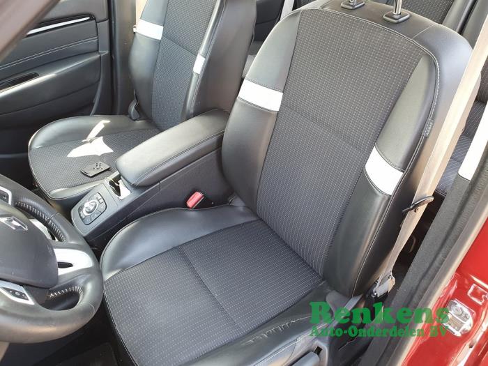 Renault Scénic III 2.0 16V CVT Salvage vehicle (2012, Red)