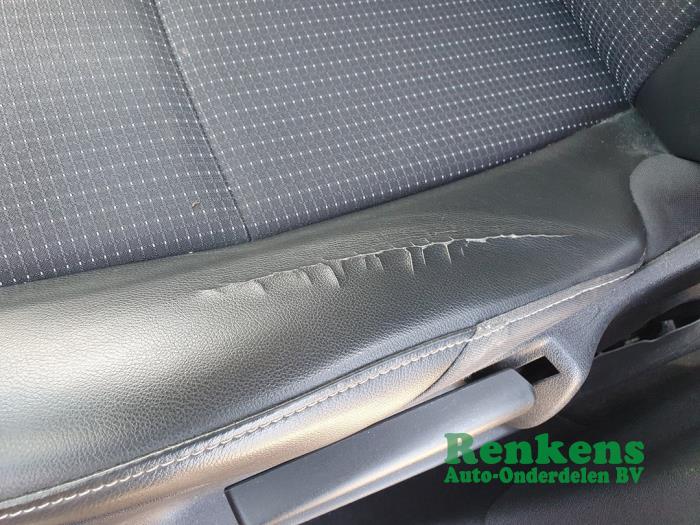 Renault Scénic III 2.0 16V CVT Salvage vehicle (2012, Red)