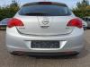 Opel Astra J 2.0 CDTI 16V 160 Ecotec Skrotfordon (2012, ZILVER)
