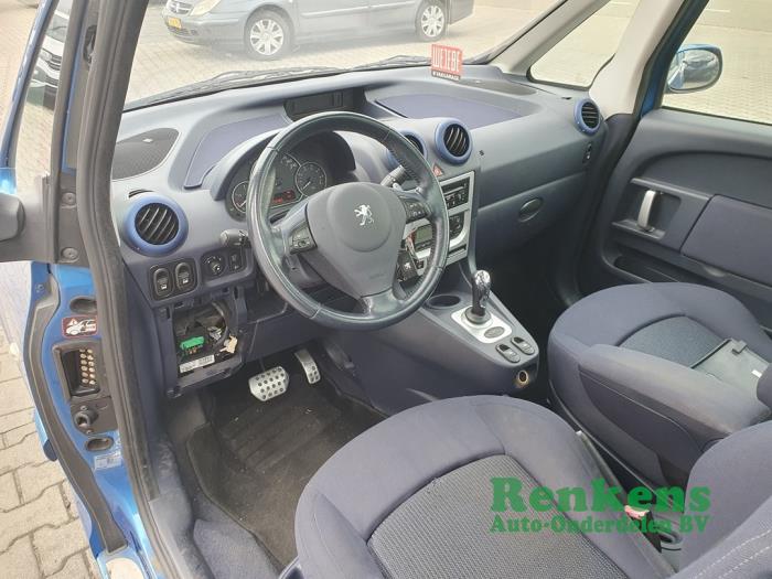 Peugeot 1007 1.6 GTI,Gentry 16V Samochód złomowany (2005, Niebieski)