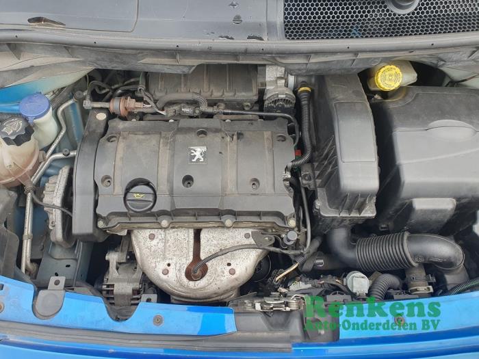 Peugeot 1007 1.6 GTI,Gentry 16V Samochód złomowany (2005, Niebieski)