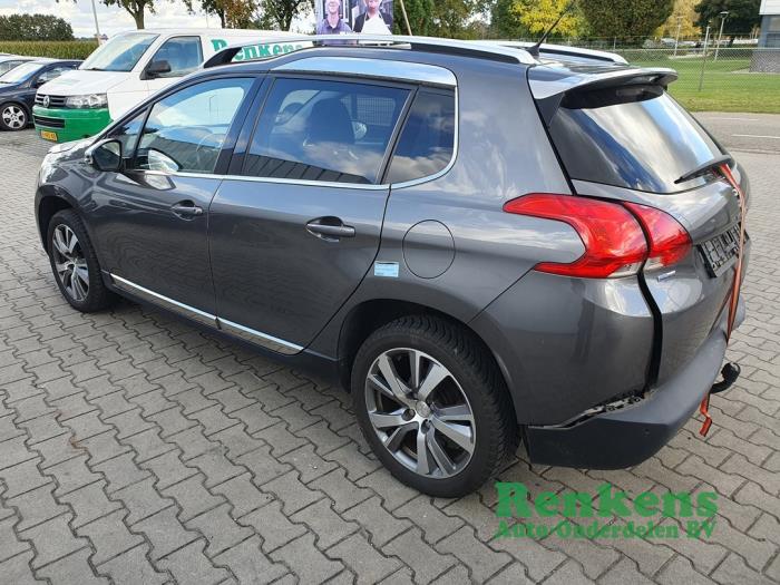 Peugeot 2008 1.2 12V e-THP PureTech 110 Sloopvoertuig (2016, Grijs)