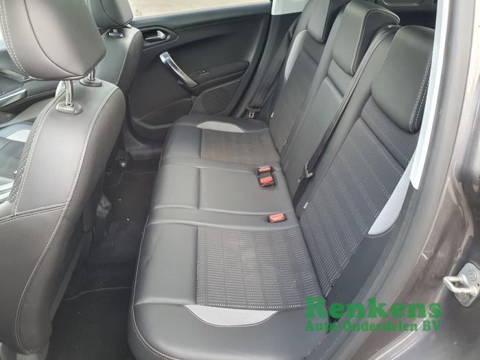 Peugeot 2008 1.2 12V e-THP PureTech 110 Sloopvoertuig (2016, Grijs)