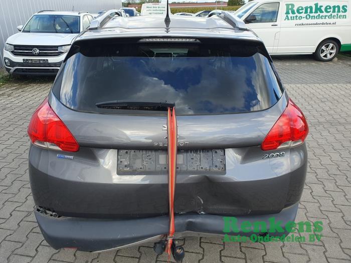 Peugeot 2008 1.2 12V e-THP PureTech 110 Sloopvoertuig (2016, Grijs)
