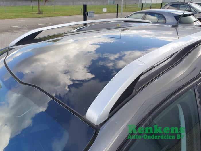 Peugeot 2008 1.2 12V e-THP PureTech 110 Sloopvoertuig (2016, Grijs)