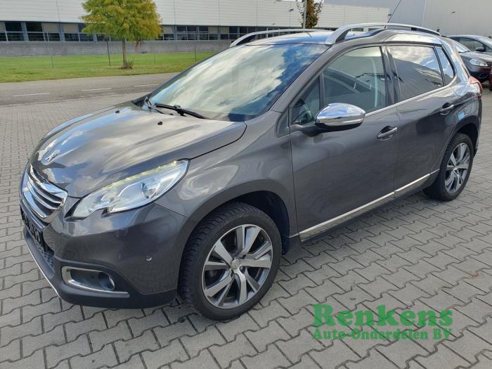 Peugeot 2008 1.2 12V e-THP PureTech 110 Sloopvoertuig (2016, Grijs)