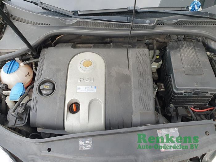 Volkswagen Golf V 1.6 FSI 16V Skrotfordon (2007, ZWART)