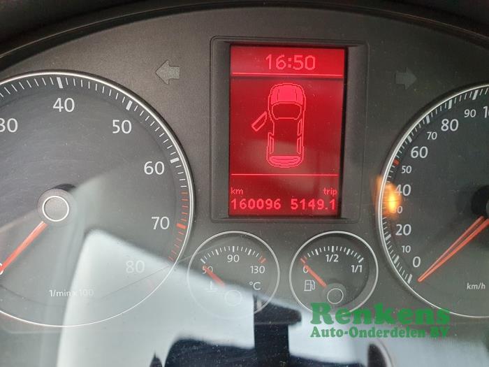 Volkswagen Golf V 1.6 FSI 16V Skrotfordon (2007, ZWART)