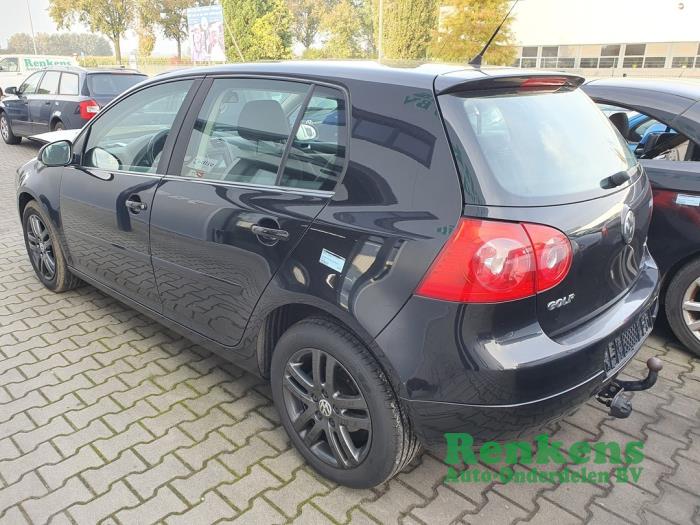 Volkswagen Golf V 1.6 FSI 16V Skrotfordon (2007, ZWART)