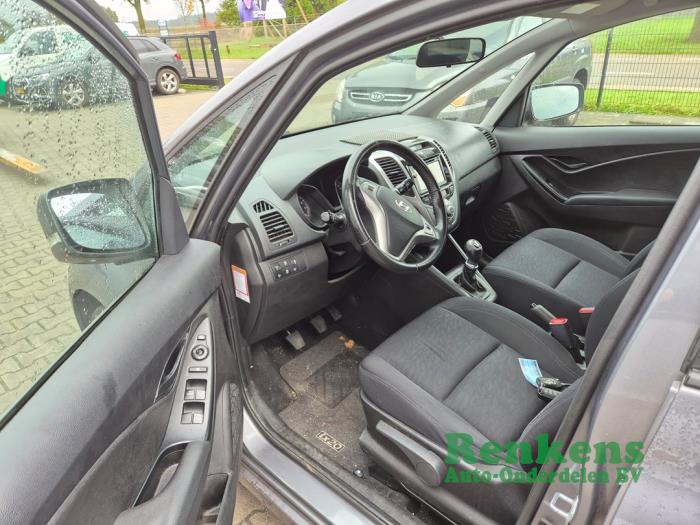 Hyundai iX20 1.6i 16V Épave (2011, Gris)