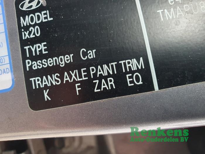 Hyundai iX20 1.6i 16V Épave (2011, Gris)