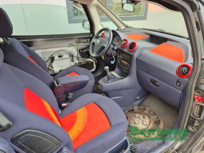 Peugeot 1007 1.4 Sloopvoertuig (2006, Zwart)