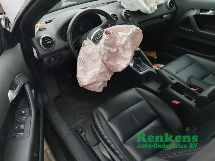 Audi A3 Cabriolet 1.2 TFSI Épave (2013, Noir)