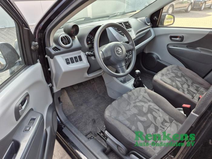 Suzuki Alto 1.0 12V Skrotfordon (2010, ZWART)