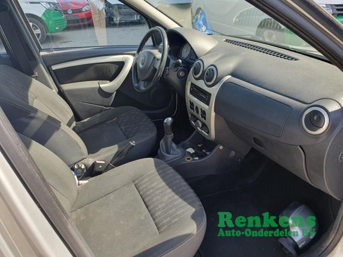 Dacia Logan MCV 1.6 MPI 85 Sloopvoertuig (2011, Zilver)