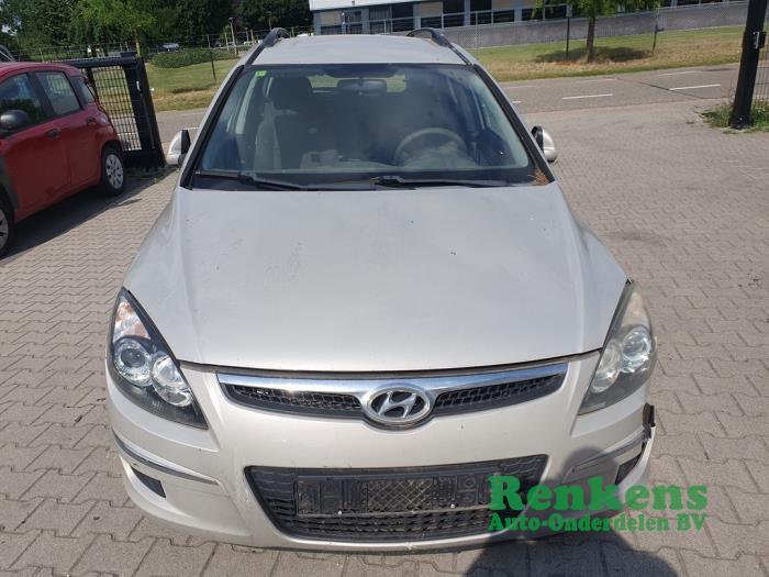Hyundai i30 Crosswagon 1.4 CVVT 16V Skrotfordon (2009, METALLIC BEIGE)