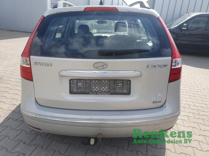 Hyundai i30 Crosswagon 1.4 CVVT 16V Skrotfordon (2009, METALLIC BEIGE)