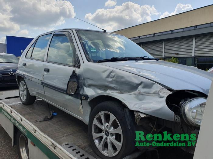 Citroen Saxo 1.1i X,SX Skrotfordon (2002, ZILVER)