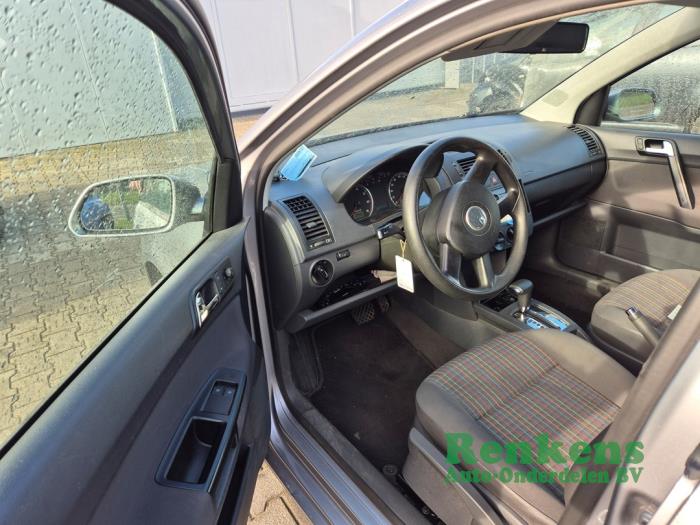 Volkswagen Polo IV 1.4 16V 75 Sloopvoertuig (2006, Grijs)