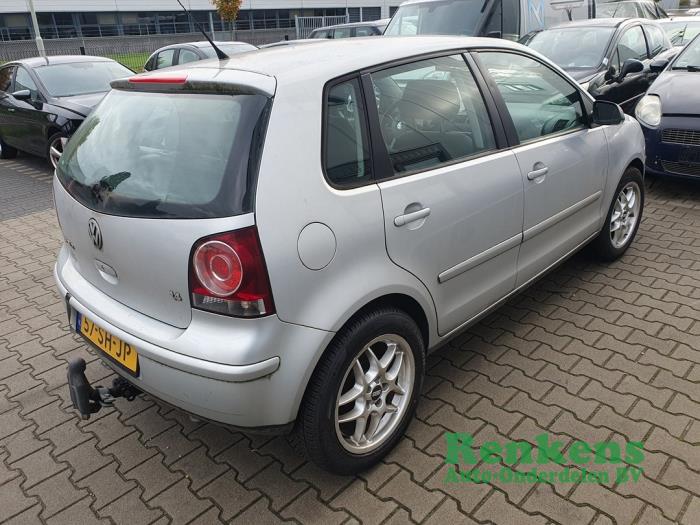Volkswagen Polo IV 1.4 16V 75 Sloopvoertuig (2006, Zilver)