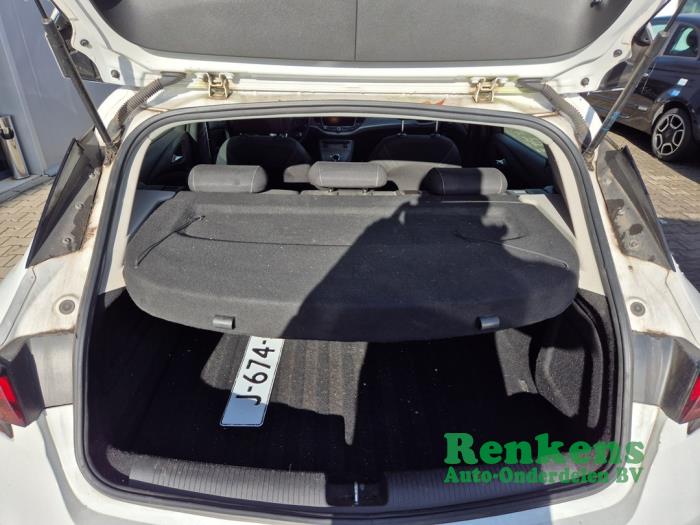 Opel Astra K 1.6 CDTI 110 16V Schadevoertuig (2017, Wit)