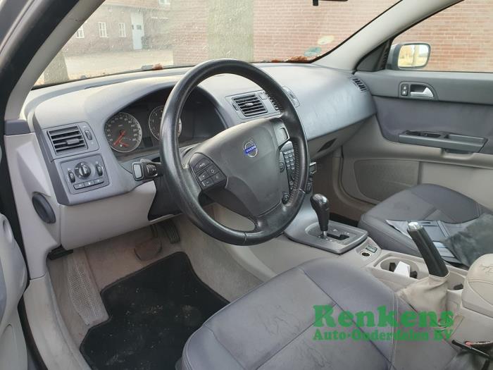 Volvo V50 2.4 20V Skrotfordon (2005, GRIJS)