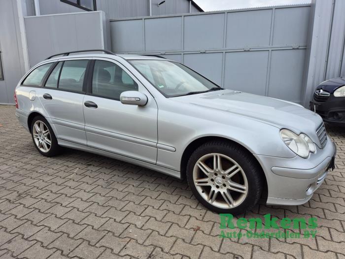 Mercedes C Combi 1.8 C-180K 16V Schadevoertuig (2006, Zilver)