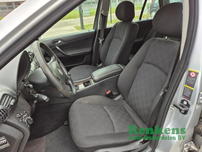 Mercedes C Combi 1.8 C-180K 16V Schadevoertuig (2006, Zilver)