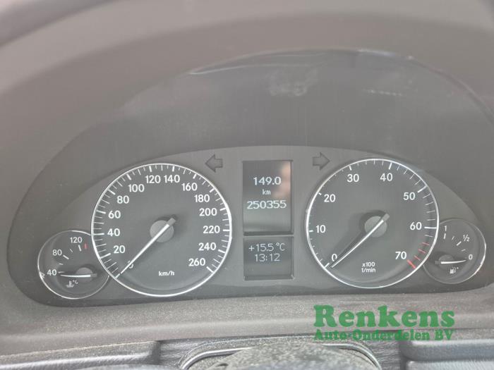 Mercedes C Combi 1.8 C-180K 16V Schadevoertuig (2006, Zilver)