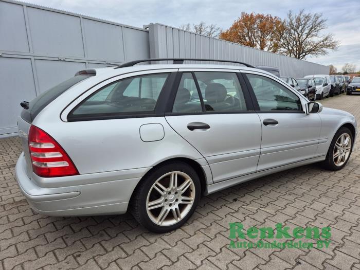Mercedes C Combi 1.8 C-180K 16V Schadevoertuig (2006, Zilver)