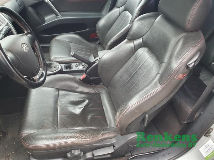 Hyundai Coupe 2.0i 16V CVVT Skrotfordon (2006, ZILVER)