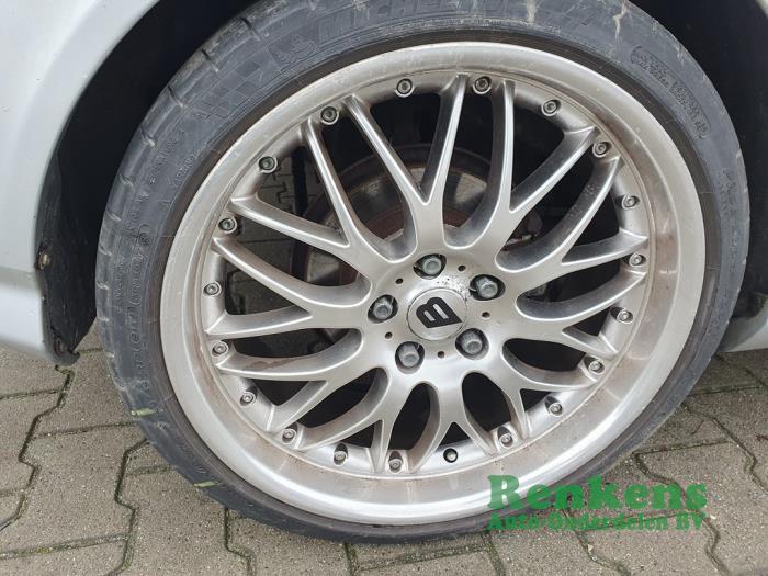 Hyundai Coupe 2.0i 16V CVVT Skrotfordon (2006, ZILVER)