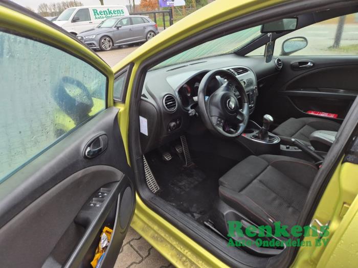 Seat Leon 2.0 TFSI Cupra 16V Samochód złomowany (2008, Zólty)