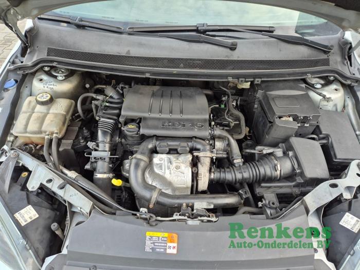 Ford Focus 2 1.6 TDCi 16V 110 Skrotfordon (2005, GRIJS)