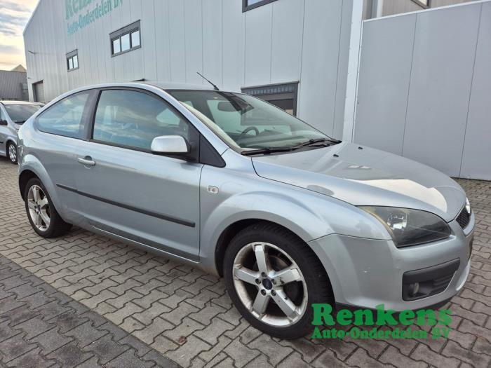Ford Focus 2 1.6 TDCi 16V 110 Skrotfordon (2005, GRIJS)