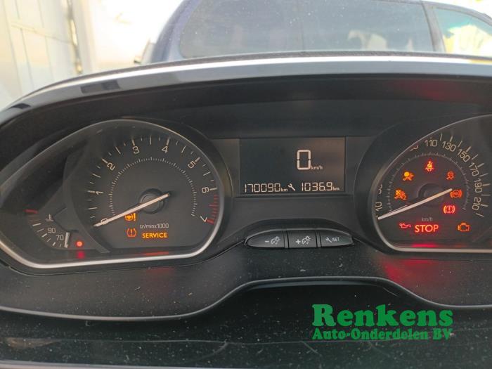 Peugeot 208 I 1.2 Vti 12V PureTech 82 Sloopvoertuig (2015, Wit)