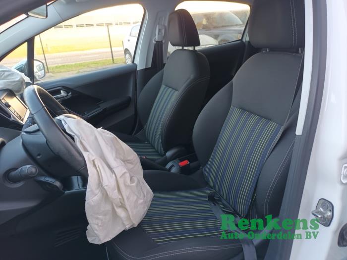 Peugeot 208 I 1.2 Vti 12V PureTech 82 Sloopvoertuig (2015, Wit)