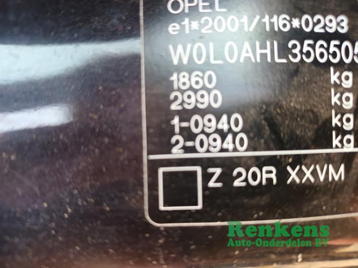 Opel Astra H SW 1.6 16V Twinport Skrotfordon (2005, ZWART)