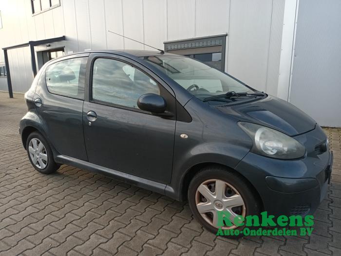Toyota Aygo 1.0 12V VVT-i Sloopvoertuig (2009, Grijs)