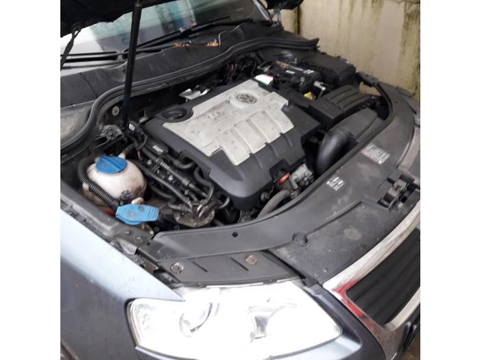 Volkswagen Passat Skrotfordon (2009, GRIJS)