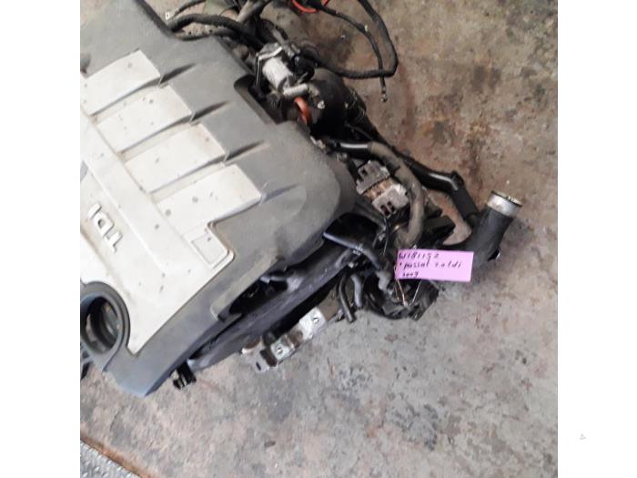 Volkswagen Passat Skrotfordon (2009, GRIJS)