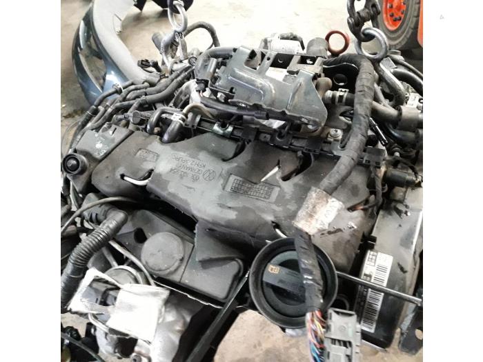 Volkswagen Passat Skrotfordon (2009, GRIJS)