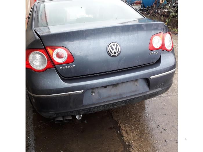 Volkswagen Passat Skrotfordon (2009, GRIJS)
