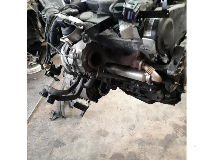 Volkswagen Passat Skrotfordon (2009, GRIJS)