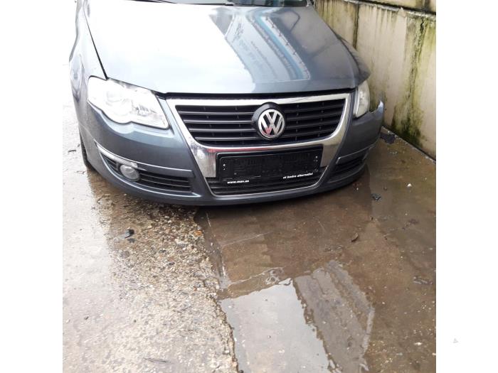 Volkswagen Passat Skrotfordon (2009, GRIJS)